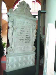 Picture of a synagogue