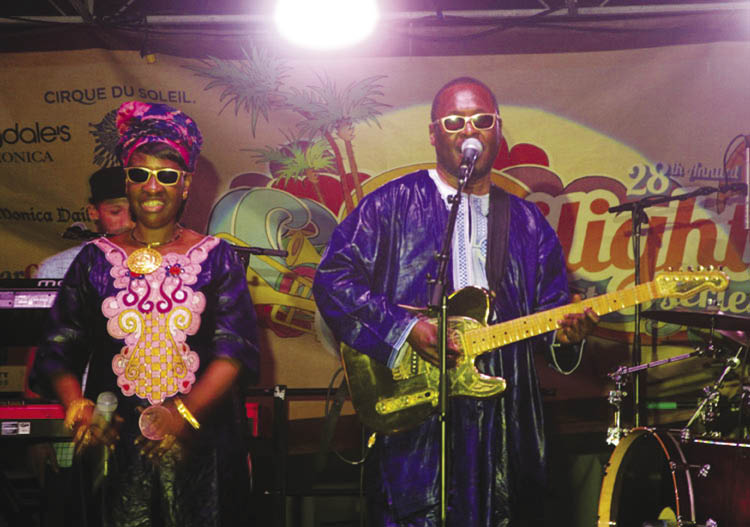 Picture - Mariam and Amadou during the concert 