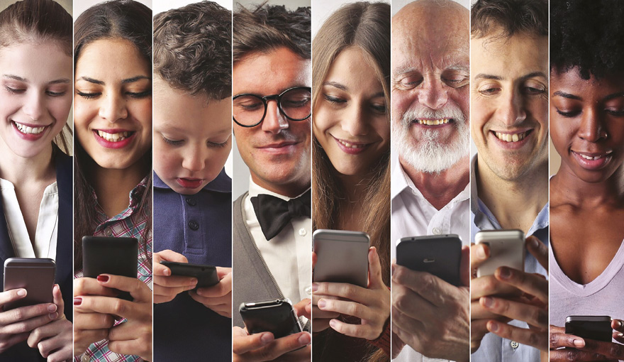 Gruppo di persone che digita su un cellulare