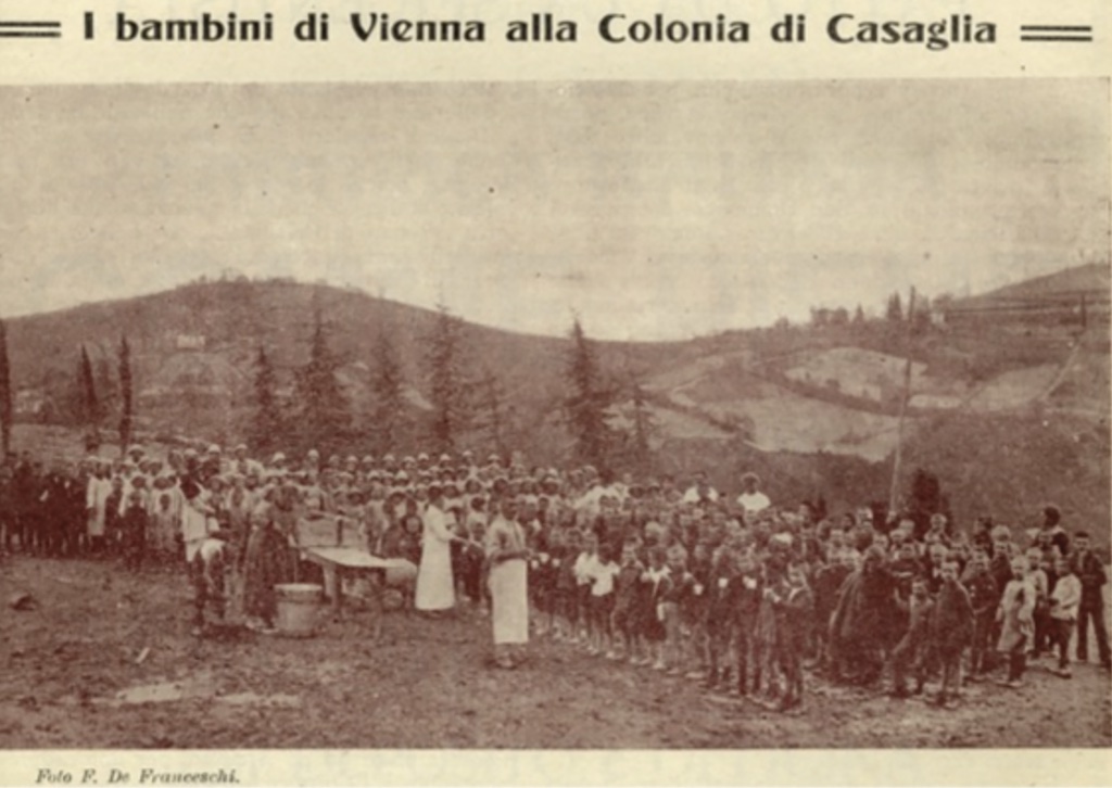 I bambini di Vienna a Bologna - rivista "Il Comune di Bologna" aprile 1920, foto di F. De Franceschi