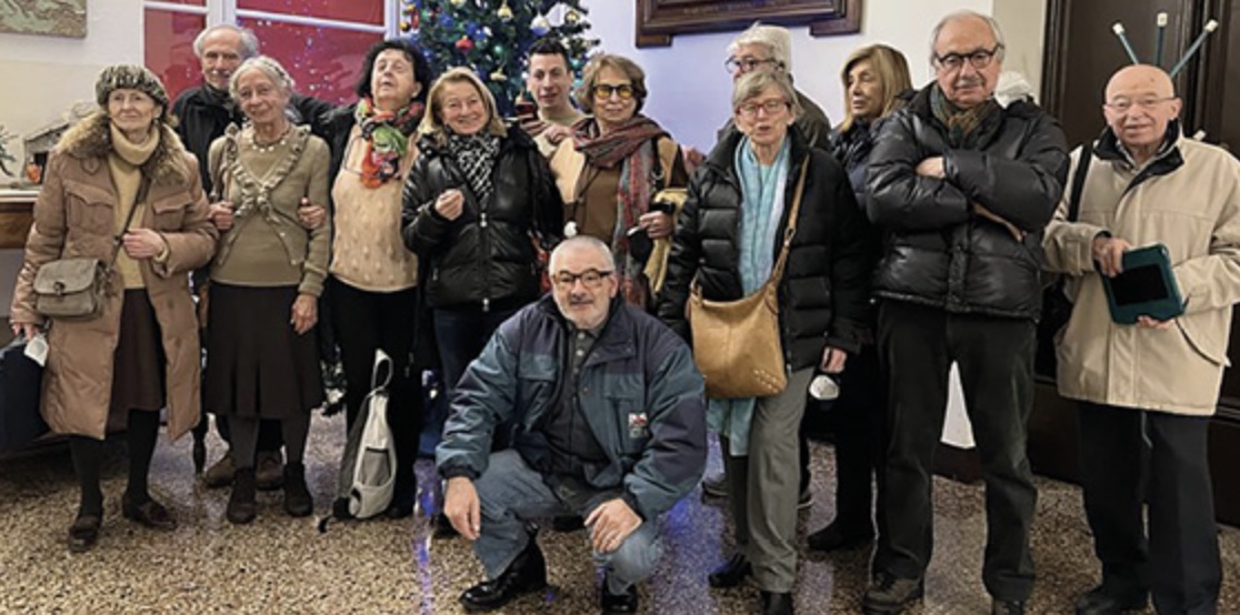 Foto di gruppo di partecipanti al progetto Limitless