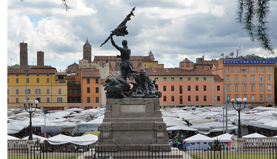 Montagnola market, Bologna