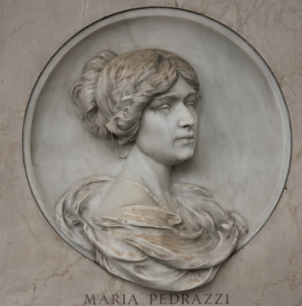 Busto di Maria Pedrazzi - Fotografia di Irene Sarmenghi