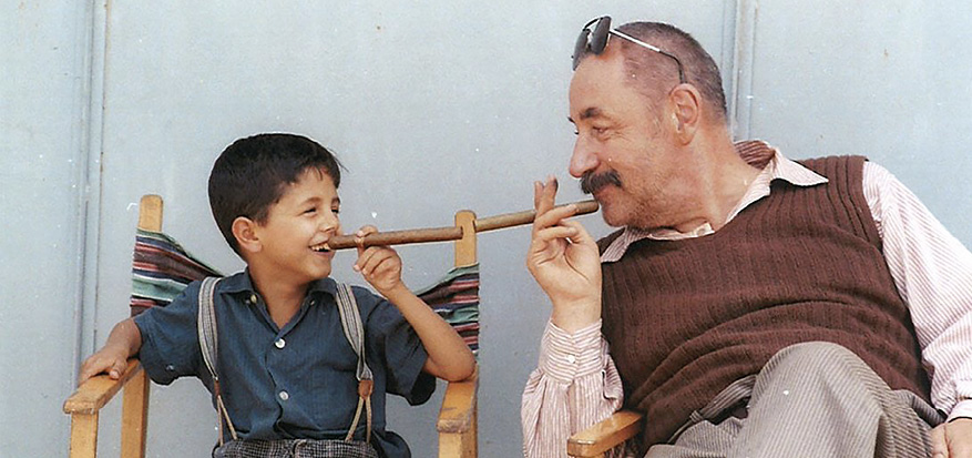 Totò Cascio and Philippe Noiret on the set of the movie Cinema Paradiso