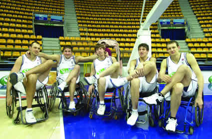 Gruppo giocatori di basket