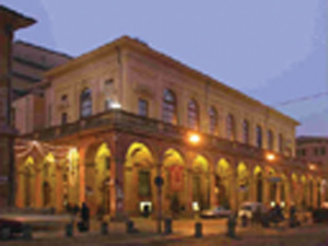 Foto - Esterno del teatro Comunale