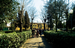 Picture of the school entrance in Scandicci