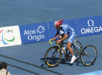 Foto - Gara del ciclista Giorgio Farroni medaglia di bronzo alle Paralimpiadi 2008 a Pechino