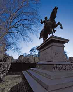 Picture - Vittorio Emanuele II on a horse in the Margherita Gardens
