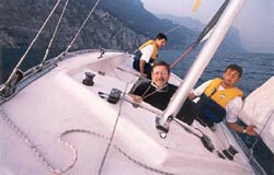 Picture - Blind and visually impaired kids on a sailboat