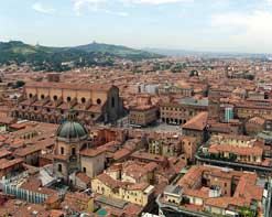 Foto - Veduta di Bologna dall'alto